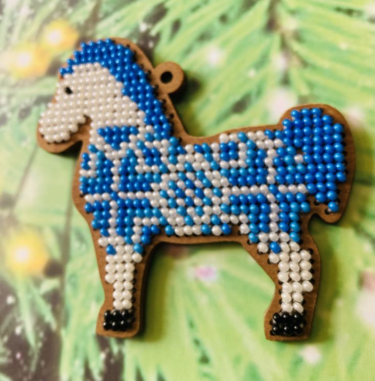 Сами с усами. Набор для вышивания "Пони белый с васильковым" 7,5х7,5 см, арт. С189-06